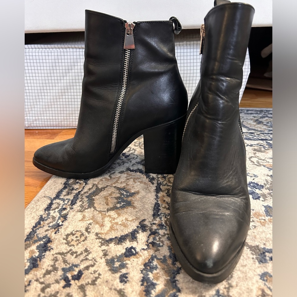 Steve Madden black heeled boots